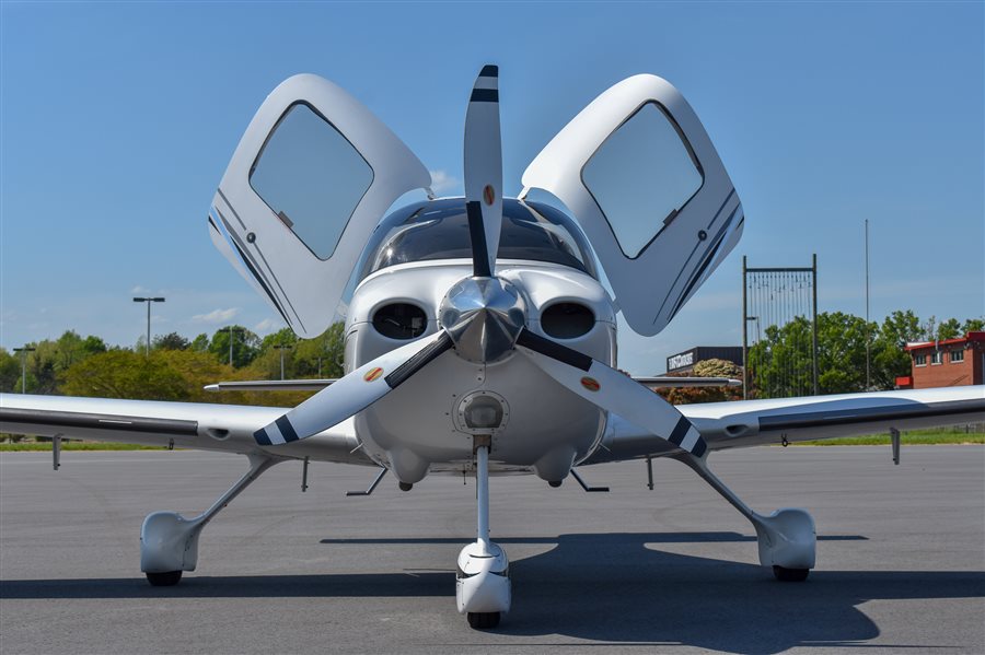 2005 Cirrus SR22 G2 GTS