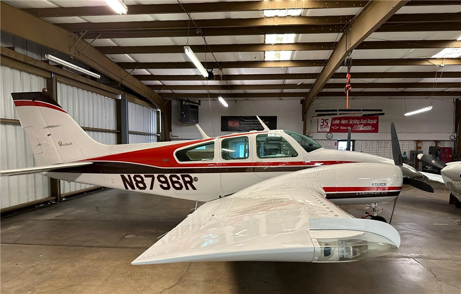 1975 Beechcraft Baron 55 B Aircraft