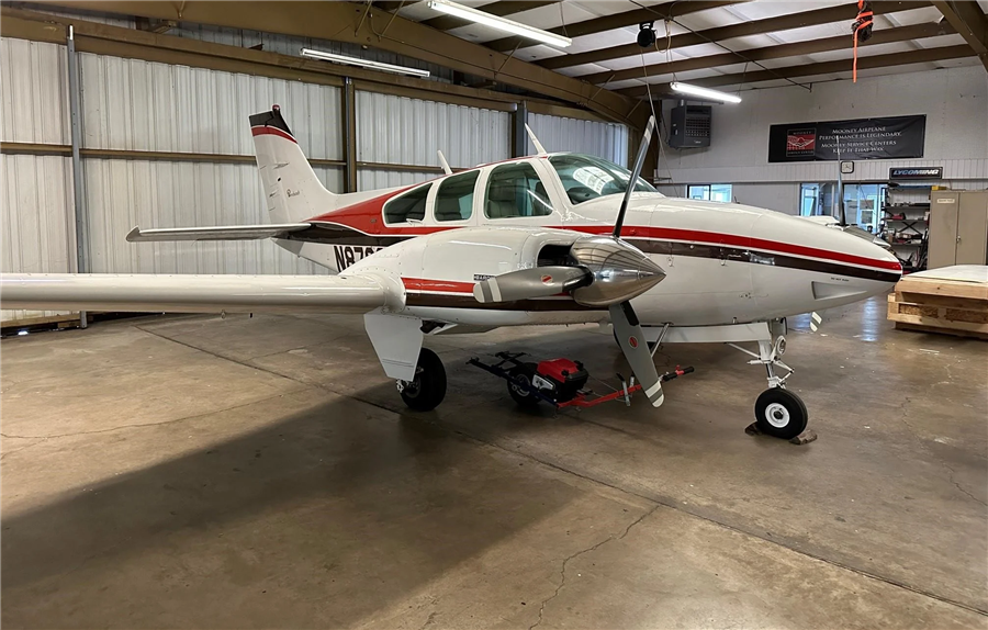 1975 Beechcraft Baron 55 B Aircraft