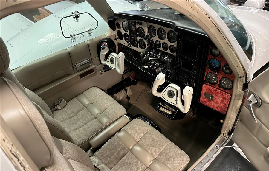 1975 Beechcraft Baron 55 B Aircraft