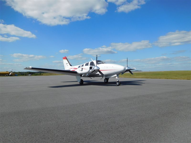 1982 Beechcraft Baron 58P Aircraft