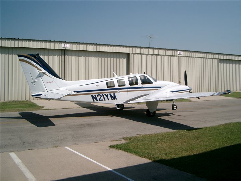 2001 Beechcraft Baron 58 Aircraft