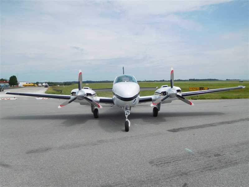 1999 Beechcraft Baron B58 Aircraft