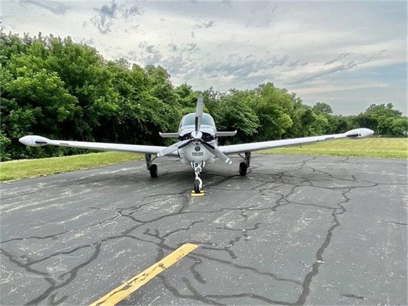 1999 Beechcraft Bonanza A36 Aircraft