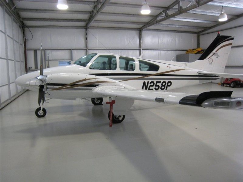 1981 Beechcraft Baron 55 B Aircraft