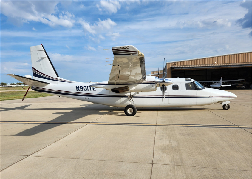 1983 Gulfstream 690D