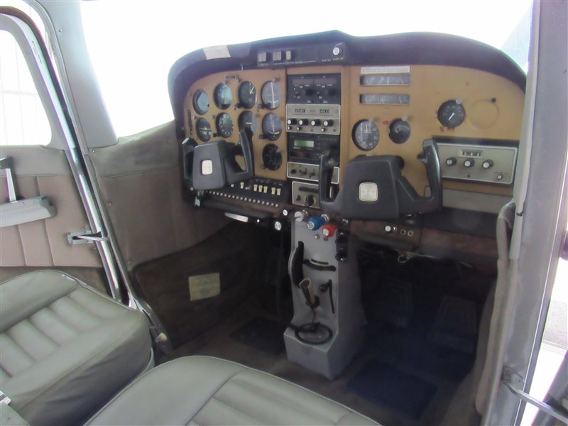 1975 Cessna 182p Aircraft