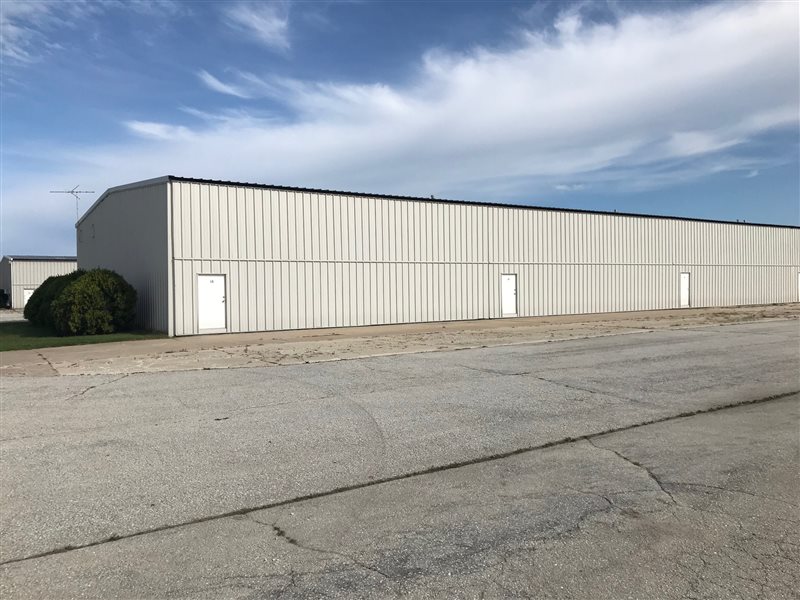 Hangars - Heated T Hangar Kenosha, Wisconsin