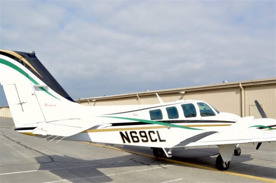 2000 Beechcraft Baron B58 Aircraft