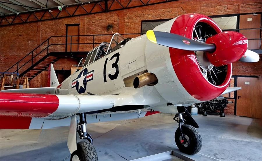 1943 North American T-6D