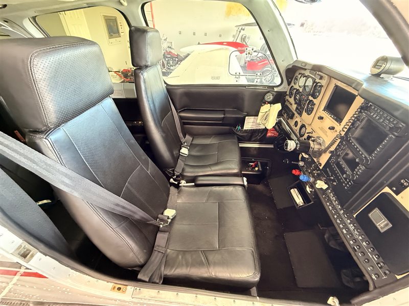 1990 Beechcraft Bonanza F33 A