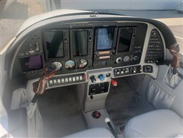 2000 Lancair IV P