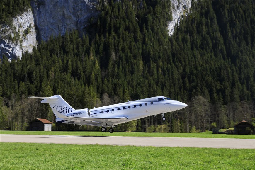 GULFSTREAM G280 OPERATES AT CHALLENGING EUROPEAN AIRPORTS - Performance Demonstration In Switzerland Follows Approval For London City