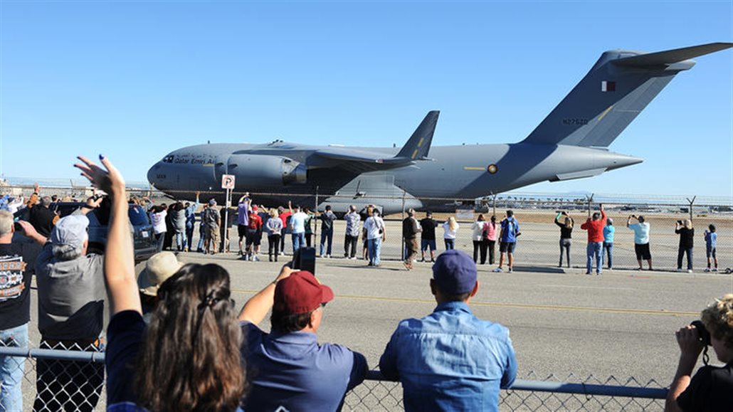 Last Boeing C-17 built in Long Beach takes flight 